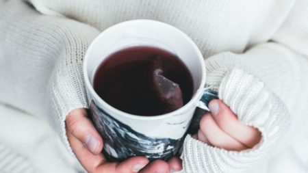 Gute Besserung mit einem warmen Tee
